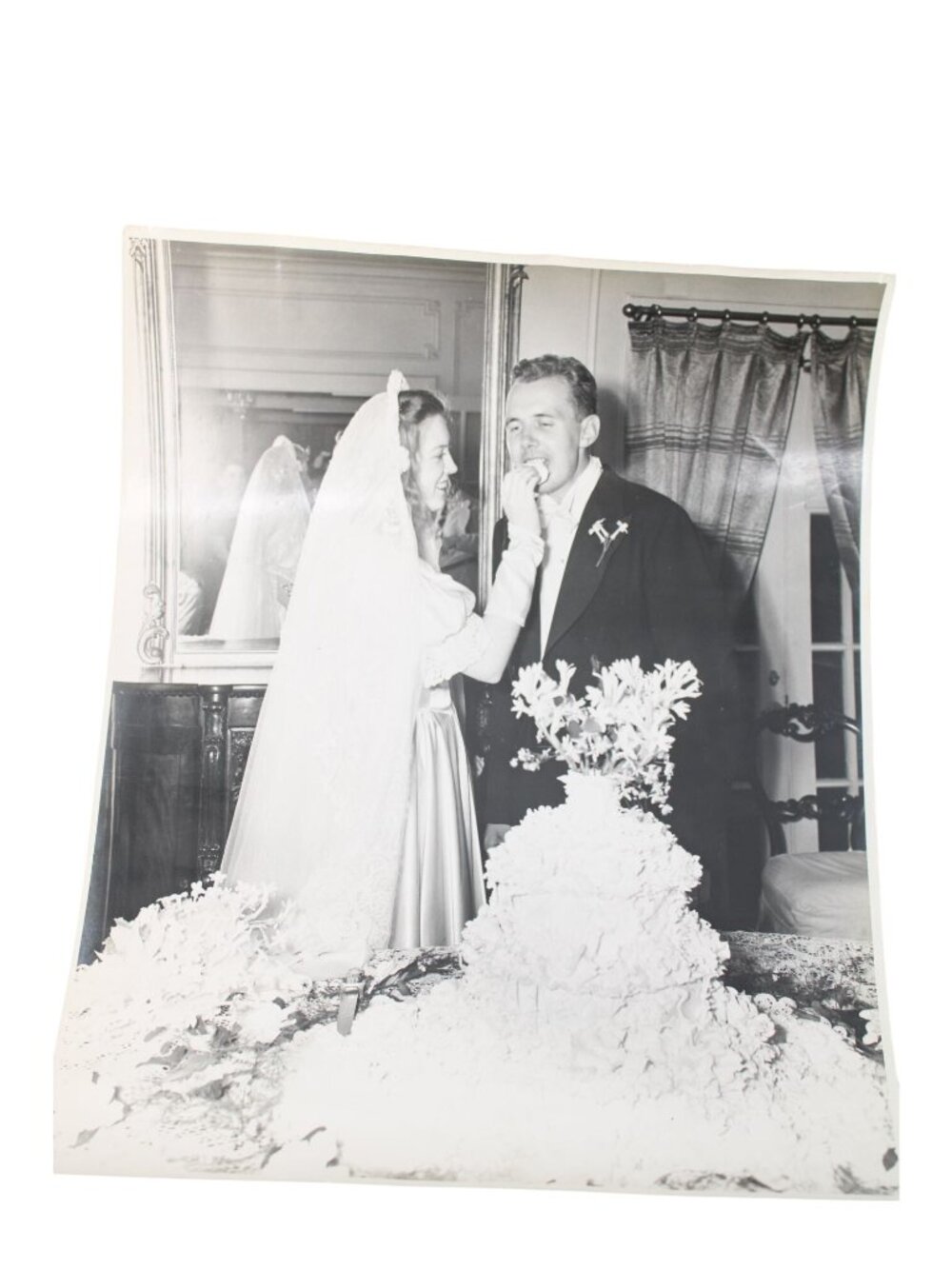 Vintage Wedding Photograph Memphis TN Bride Groom Cake 94505 1940s